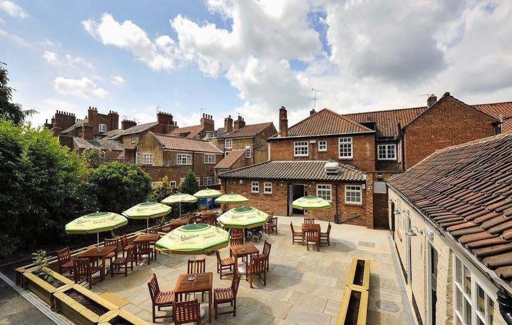 The Gillygate Pub Bed and Breakfast York Buitenkant foto